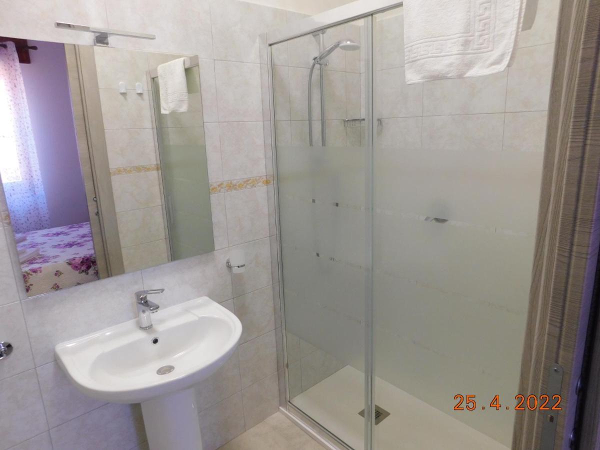 B&B Divino Cabras Ngoại thất bức ảnh