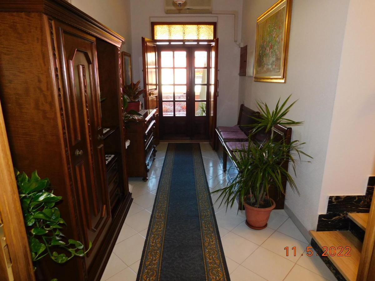 B&B Divino Cabras Ngoại thất bức ảnh
