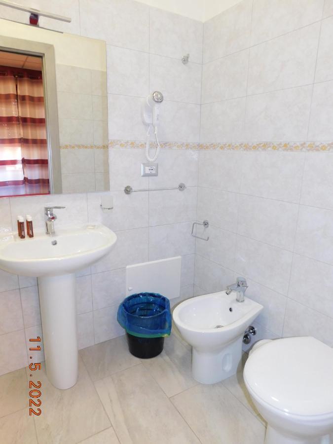 B&B Divino Cabras Ngoại thất bức ảnh