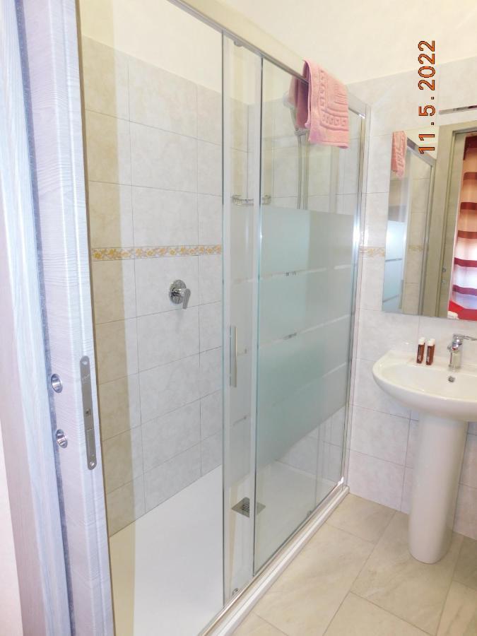 B&B Divino Cabras Ngoại thất bức ảnh